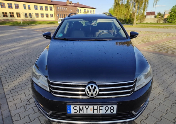 Volkswagen Passat cena 36900 przebieg: 263000, rok produkcji 2014 z Myszków małe 79